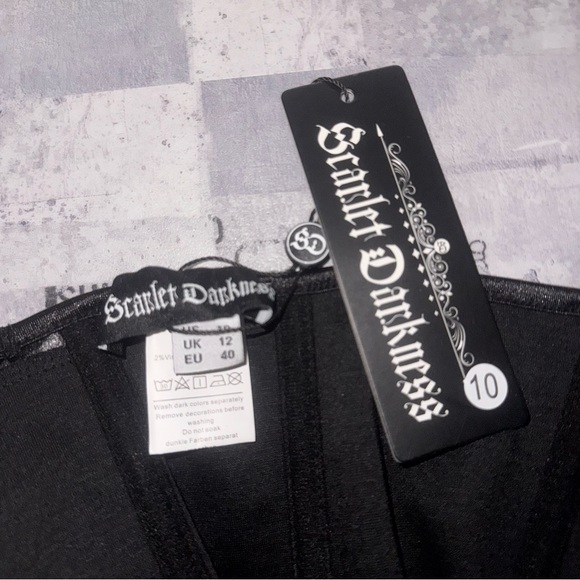 NWT Scarlet Darkness Goth Faux Leather Black Boned Corset SIZE 10 Lace up - Picture 3 of 3